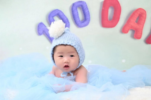 新泰四个月宝宝会翻身